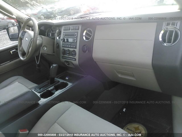 1FMFU16548LA03495 - 2008 FORD EXPEDITION XLT GRAY photo 5