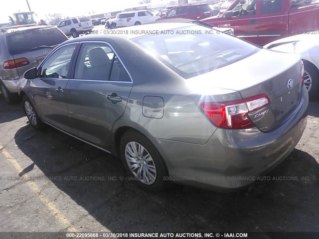 4T1BF1FK3DU647718 - 2013 TOYOTA CAMRY L/SE/LE/XLE GRAY photo 3
