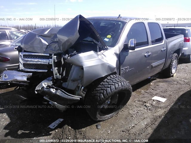 3GCPKSE77DG127503 - 2013 CHEVROLET SILVERADO K1500 LT SILVER photo 2