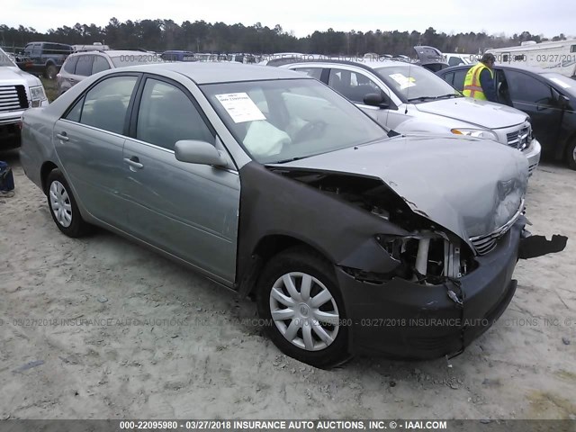 4T1BE32K45U604513 - 2005 TOYOTA CAMRY LE/XLE/SE GRAY photo 1