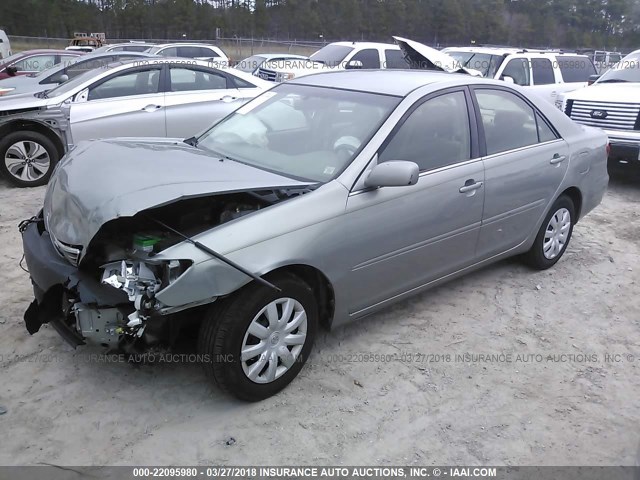 4T1BE32K45U604513 - 2005 TOYOTA CAMRY LE/XLE/SE GRAY photo 2