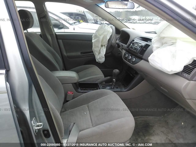 4T1BE32K45U604513 - 2005 TOYOTA CAMRY LE/XLE/SE GRAY photo 5