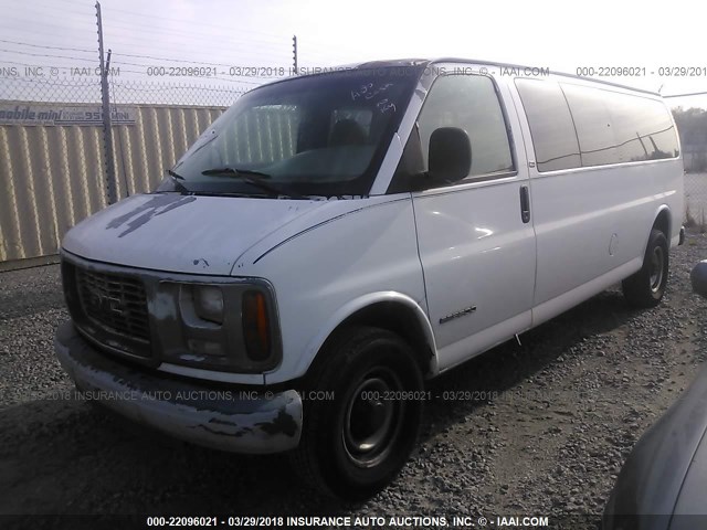 1GJHG39RXV1106256 - 1997 GMC SAVANA G3500 WHITE photo 2