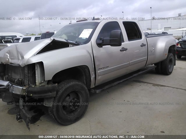 1GCJK336X8F133163 - 2008 CHEVROLET SILVERADO K3500 GRAY photo 2