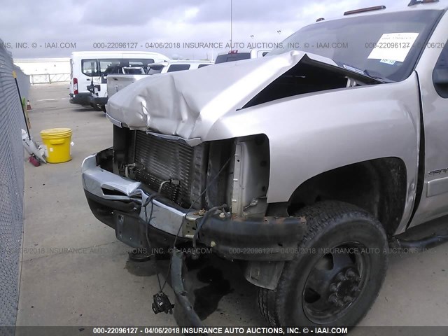 1GCJK336X8F133163 - 2008 CHEVROLET SILVERADO K3500 GRAY photo 6