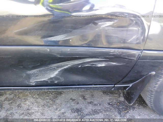 4T1BG22K31U042442 - 2001 TOYOTA CAMRY CE/LE/XLE 黑色 照片 6