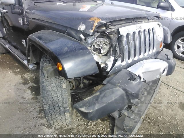 1C4BJWEG2DL501720 - 2013 JEEP WRANGLER UNLIMITE SAHARA BLACK photo 6