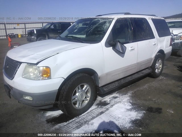 1FMPU16W73LB69953 - 2003 FORD EXPEDITION XLT WHITE photo 2