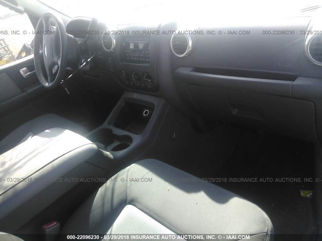 1FMPU16W73LB69953 - 2003 FORD EXPEDITION XLT WHITE photo 5