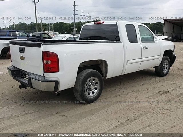 1GCRCSE05BZ208683 - 2011 CHEVROLET SILVERADO C1500 LT WHITE photo 4