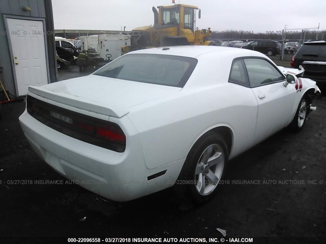 2C3CDYBT4CH257237 - 2012 DODGE CHALLENGER R/T WHITE photo 4