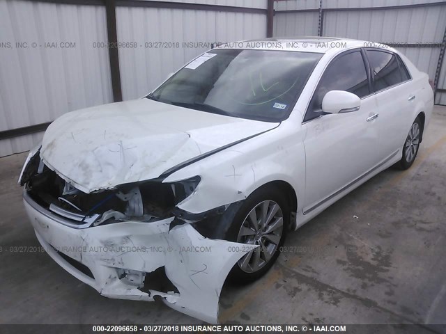 4T1BK3DB4CU461503 - 2012 TOYOTA AVALON LIMITED WHITE photo 2