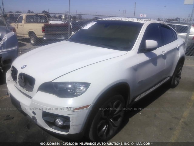 5UXFG8C51BLZ95948 - 2011 BMW X6 XDRIVE50I WHITE photo 2