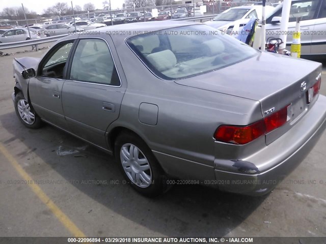 4T1BG22K61U067819 - 2001 TOYOTA CAMRY CE/LE/XLE ნაცრისფერი ფოტო 3