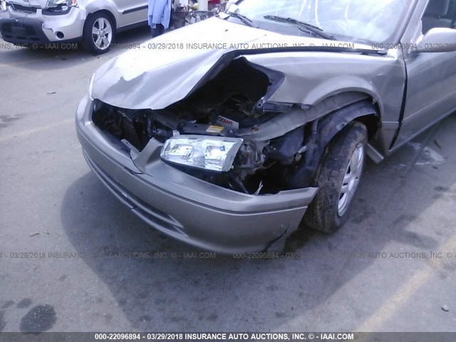 4T1BG22K61U067819 - 2001 TOYOTA CAMRY CE/LE/XLE ნაცრისფერი ფოტო 6