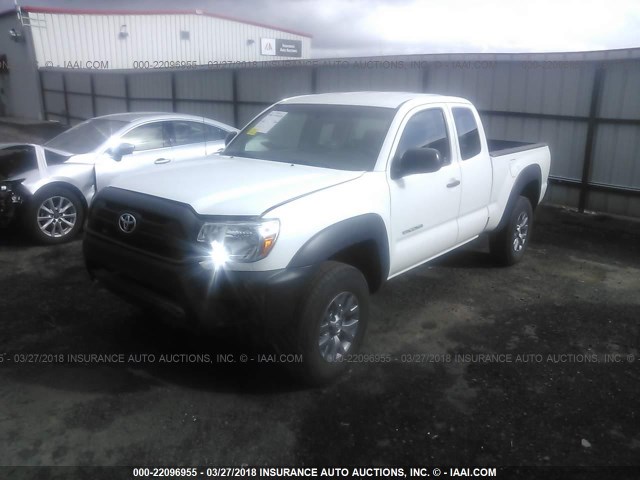 5TFUX4EN5FX034749 - 2015 TOYOTA TACOMA ACCESS CAB WHITE photo 2