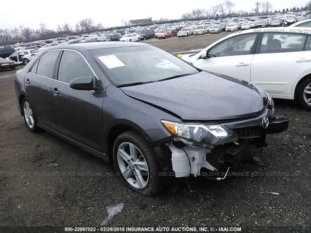 4T1BF1FK2EU465235 - 2014 TOYOTA CAMRY L/SE/LE/XLE 灰色 照片 1