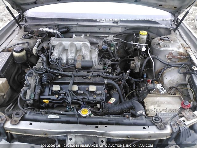 JN1DA31D82T202672 - 2002 NISSAN MAXIMA GLE/GXE/SE GRAY photo 10