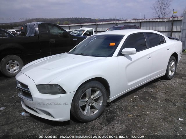 2B3CL3CG8BH544227 - 2011 DODGE CHARGER WHITE photo 2