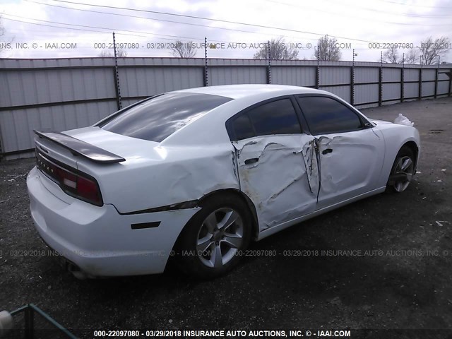2B3CL3CG8BH544227 - 2011 DODGE CHARGER WHITE photo 4