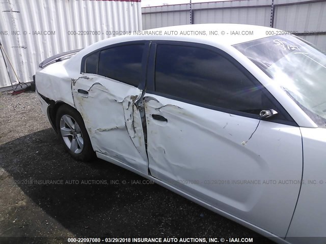 2B3CL3CG8BH544227 - 2011 DODGE CHARGER WHITE photo 6