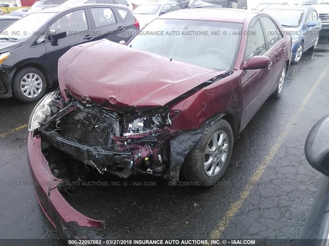 4T1BF32K25U095647 - 2005 TOYOTA CAMRY LE/XLE/SE ბურგუნდია ფოტო 2