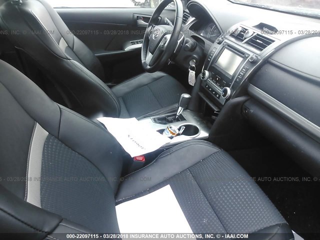 4T1BF1FK9EU449680 - 2014 TOYOTA CAMRY L/SE/LE/XLE 灰色 照片 5