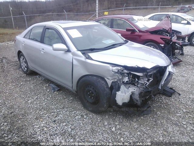 4T1BF3EK8AU028251 - 2010 TOYOTA CAMRY SE/LE/XLE SILVER photo 1