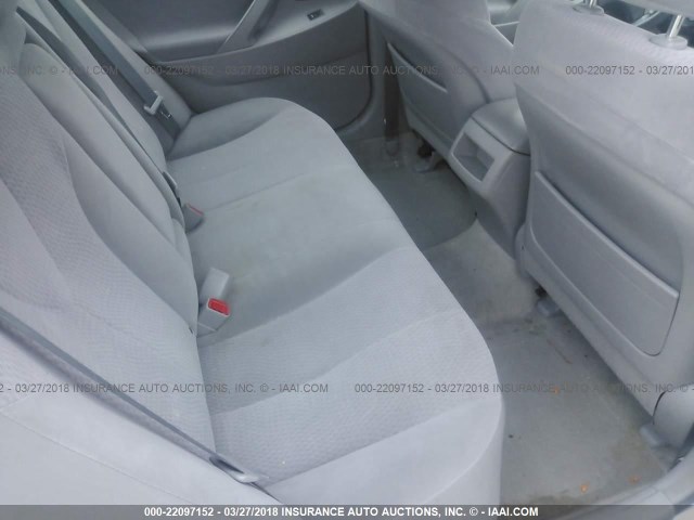 4T1BF3EK8AU028251 - 2010 TOYOTA CAMRY SE/LE/XLE SILVER photo 8