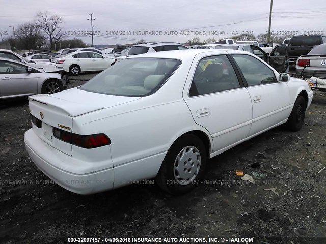 4T1BG22K3VU036291 - 1997 TOYOTA CAMRY CE/LE/XLE WHITE photo 4