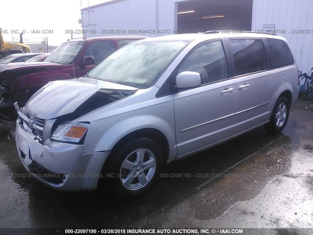 2D4RN5D16AR208726 - 2010 DODGE GRAND CARAVAN SXT SILVER photo 2