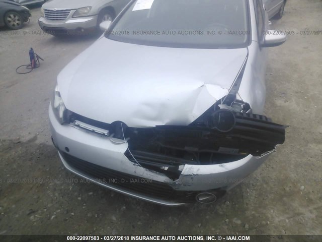 WVWDM7AJ8CW318200 - 2012 VOLKSWAGEN GOLF 银色 照片 6