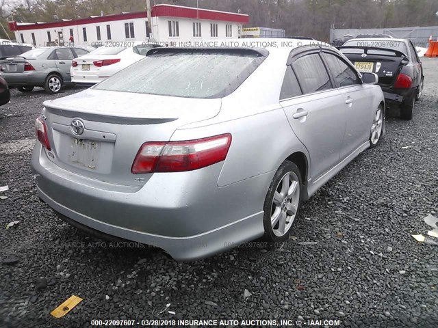 4T1BK46K57U039717 - 2007 TOYOTA CAMRY NEW GENERAT LE/XLE/SE SILVER photo 4