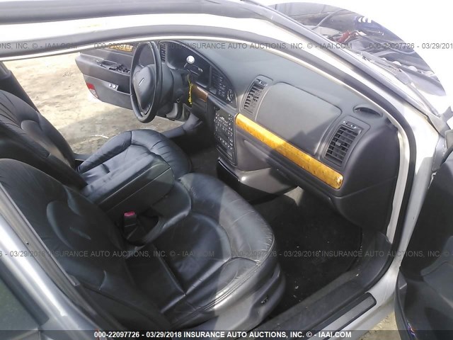 1LNHM97V8YY839674 - 2000 LINCOLN CONTINENTAL  Srebrny zdjęcie 5