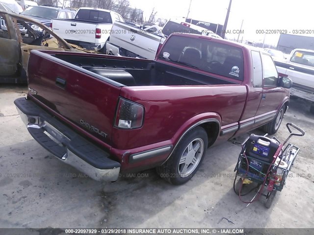 1GCCS19W9W8242056 - 1998 CHEVROLET S TRUCK S10 RED photo 4