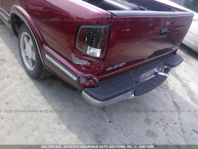 1GCCS19W9W8242056 - 1998 CHEVROLET S TRUCK S10 RED photo 6