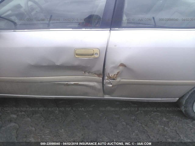 4T1BG22K01U107165 - 2001 TOYOTA CAMRY CE/LE/XLE 金色 照片 6