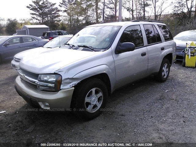 1GNDS13S342447521 - 2004 CHEVROLET TRAILBLAZER LS/LT SILVER photo 2