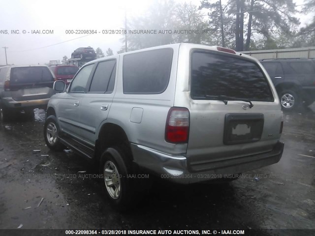 JT3GN86R8Y0174905 - 2000 TOYOTA 4RUNNER SR5 SILVER photo 3