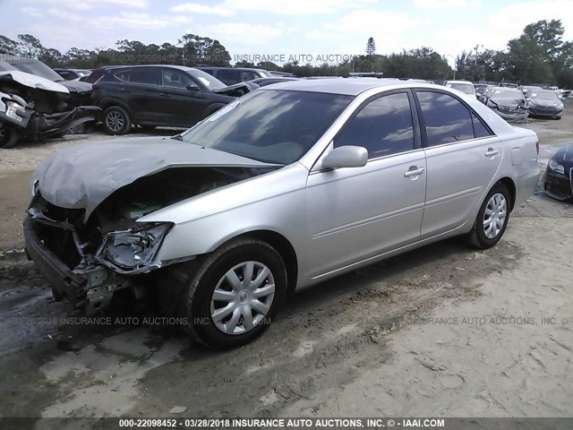 4T1BE30K05U618380 - 2005 TOYOTA CAMRY LE/XLE/SE SILVER photo 2