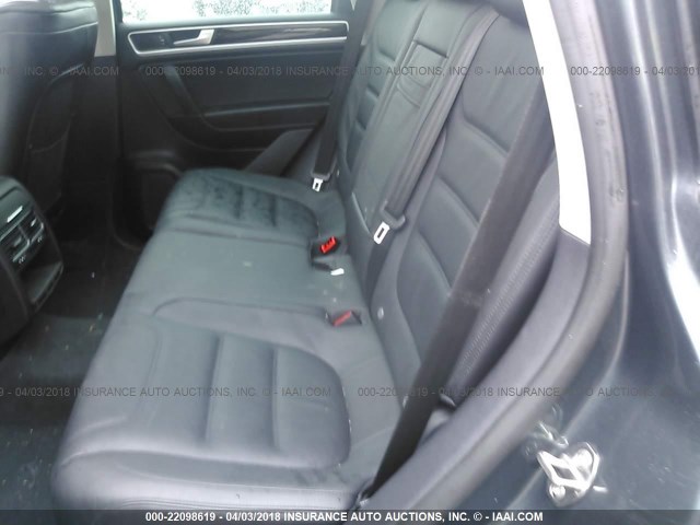 WVGEF9BP4ED012618 - 2014 VOLKSWAGEN TOUAREG V6 GRAY photo 8