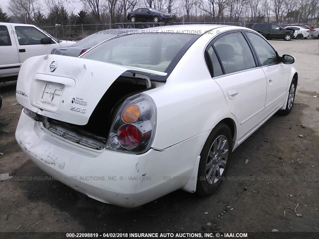 1N4AL11E54C137084 - 2004 NISSAN ALTIMA S/SL WHITE photo 4