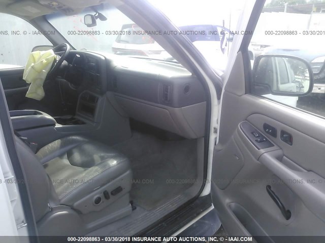 1GNEC13Z96J115669 - 2006 CHEVROLET TAHOE C1500 WHITE photo 5