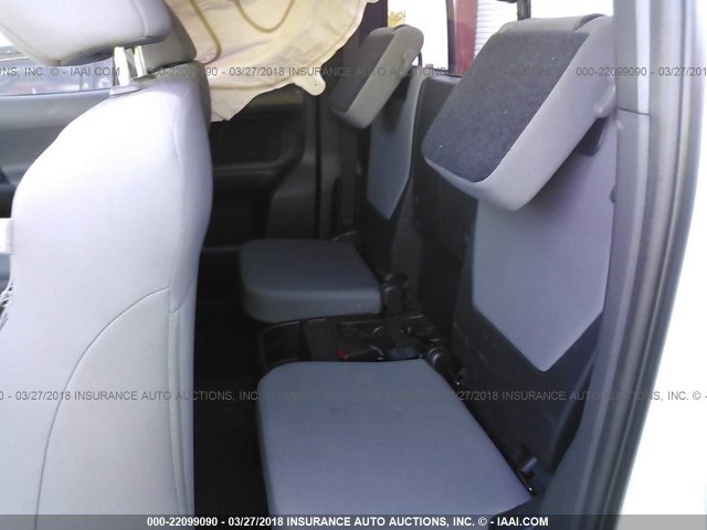 5TFRX5GN4HX099619 - 2017 TOYOTA TACOMA ACCESS CAB/SR/SR5 WHITE photo 8