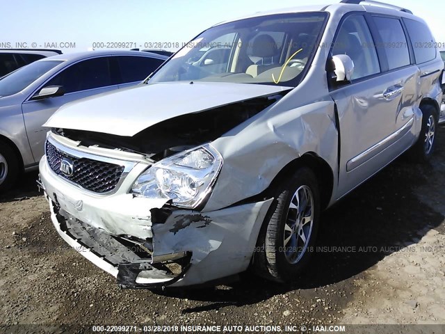 KNDMH4C71E6535708 - 2014 KIA SEDONA EX GRAY photo 6