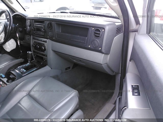1J8HG48N96C145026 - 2006 JEEP COMMANDER SILVER photo 5