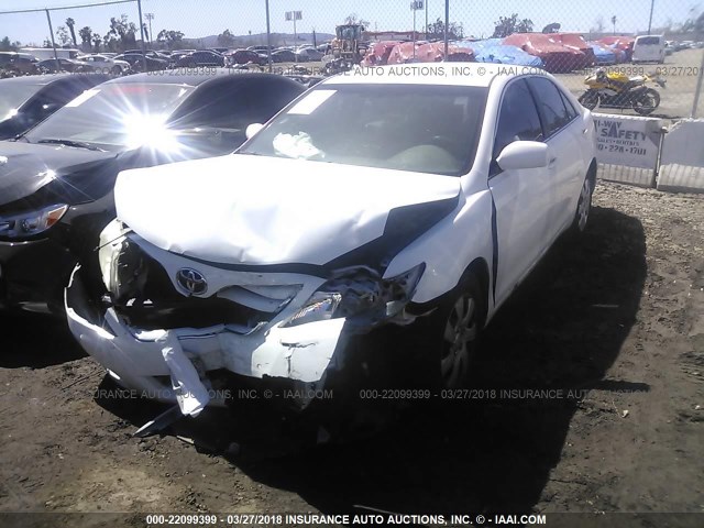 4T4BF3EK8BR089879 - 2011 TOYOTA CAMRY SE/LE/XLE Белый фото 2