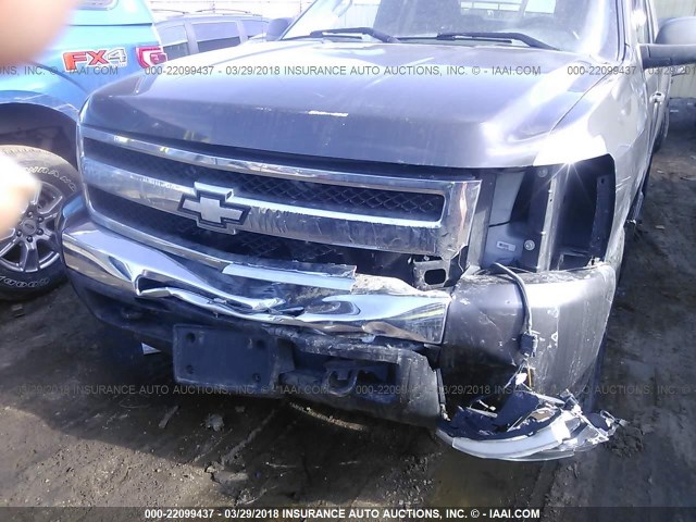 1GCRKREA3BZ223204 - 2011 CHEVROLET SILVERADO K1500 LS GRAY photo 6