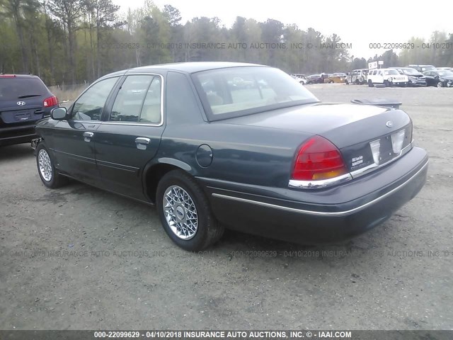 2FAFP74W6WX180730 - 1998 FORD CROWN VICTORIA LX GREEN photo 3