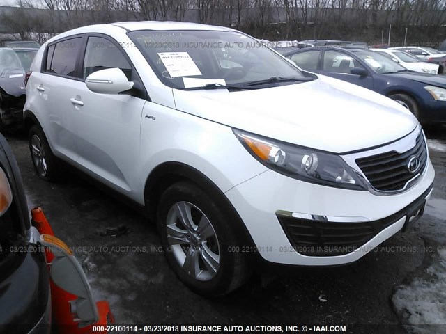 KNDPBCA29C7255722 - 2012 KIA SPORTAGE LX WHITE photo 1